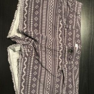 Patterned jean shorts